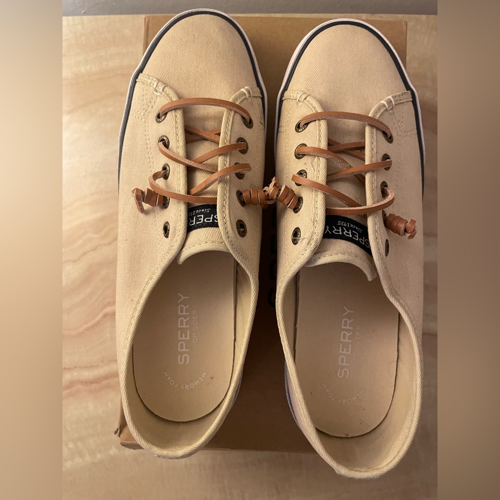 Women’s Perry Crest Vibe Sneaker with Memory Foam